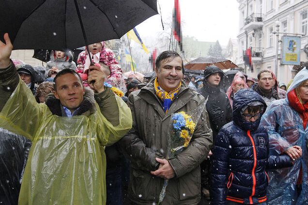 Популизм Саакашвили: вам нравится быть обманутыми?