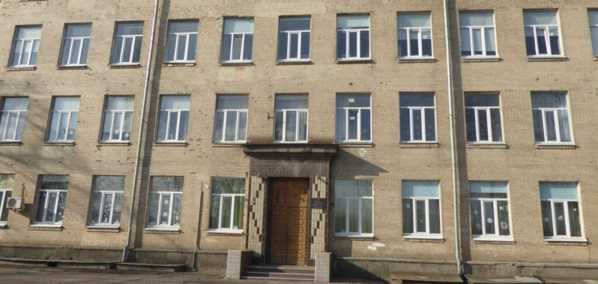 Евакуювали 500 людей: у Києві 6-класники 'замінували' школу