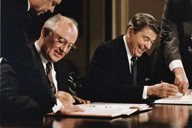 Первую рюмку в СССР поднимали за Горбачева