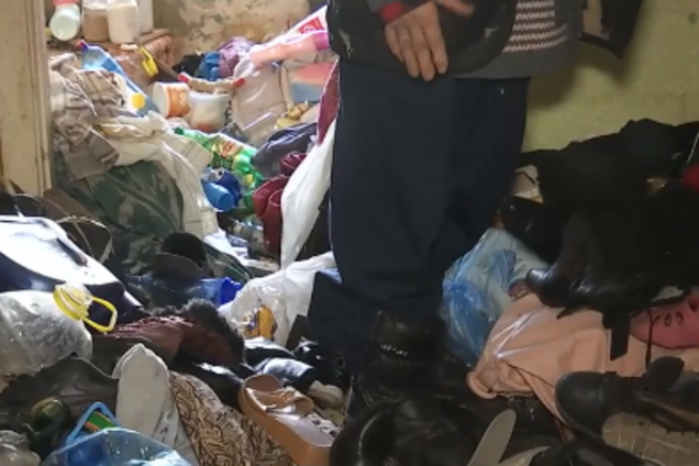 Фекалії полилися на сусідів: у Києві жінка влаштувала звалище в квартирі