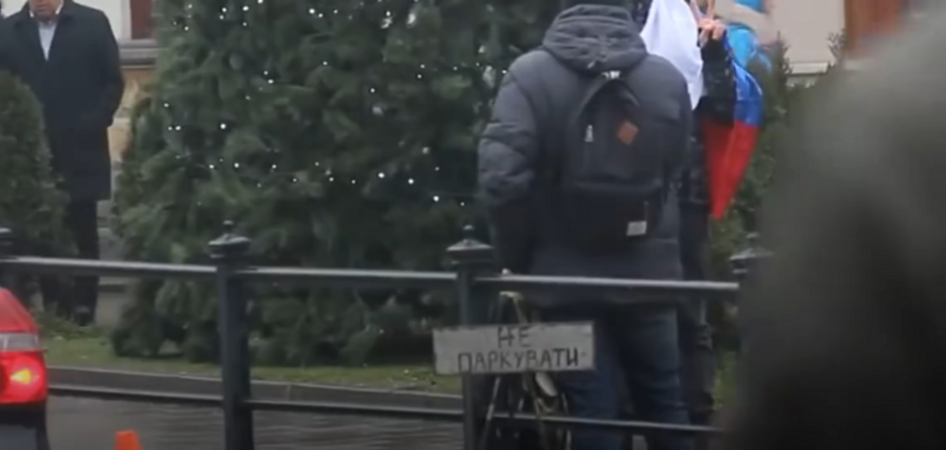 'Мы же братские народы': появилось видео реакции жителей Львова на флаг России