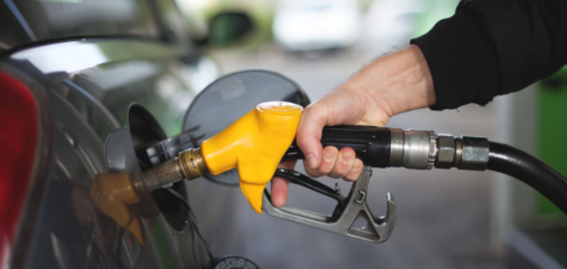 Украинцам напророчили снижение цен на бензин: названы сроки