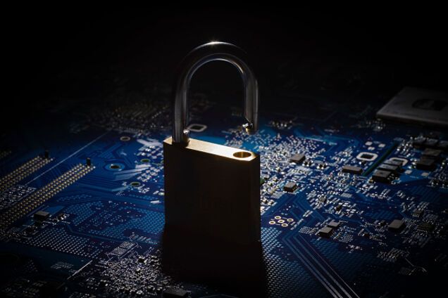 У США офіційно підтвердили проникнення російських хакерів у виборчу систему