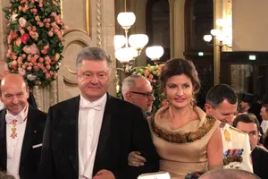 З'явилися фото і відео Порошенка з дружиною на Віденському балу