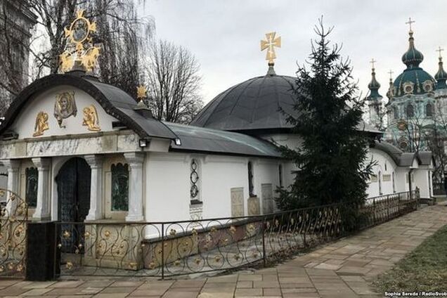 Скандал с УПЦ МП: в Киеве поддержали снос часовни возле Десятинной церкви