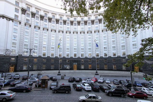 В Кабмине назвали имена самых высокооплачиваемых министров