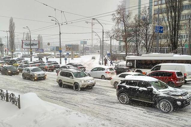 Снежный коллапс в Киеве: в КГГА назвали самый проблемный район