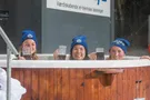 Джакузи с полуголыми девушками: в Дании провели самый необычный матч зимы: фотофакт