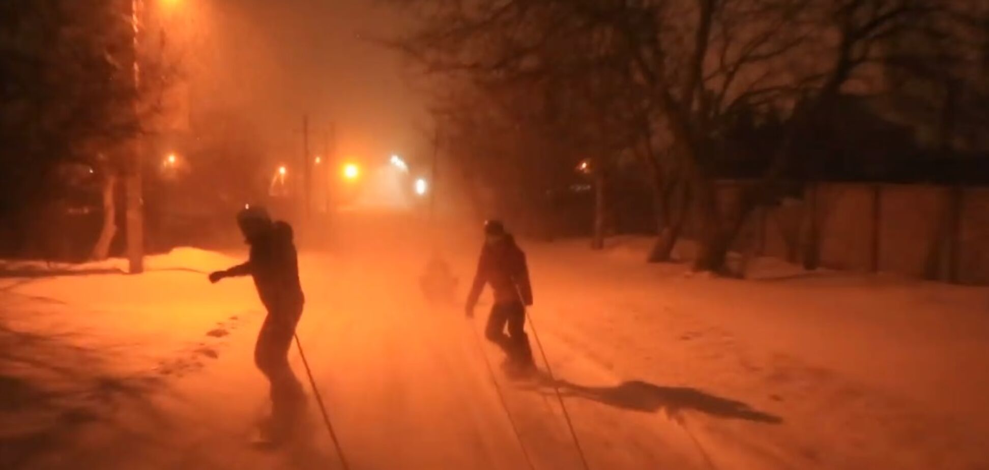 Сноубористы устроили экстремальные 'покатушки' по Одессе