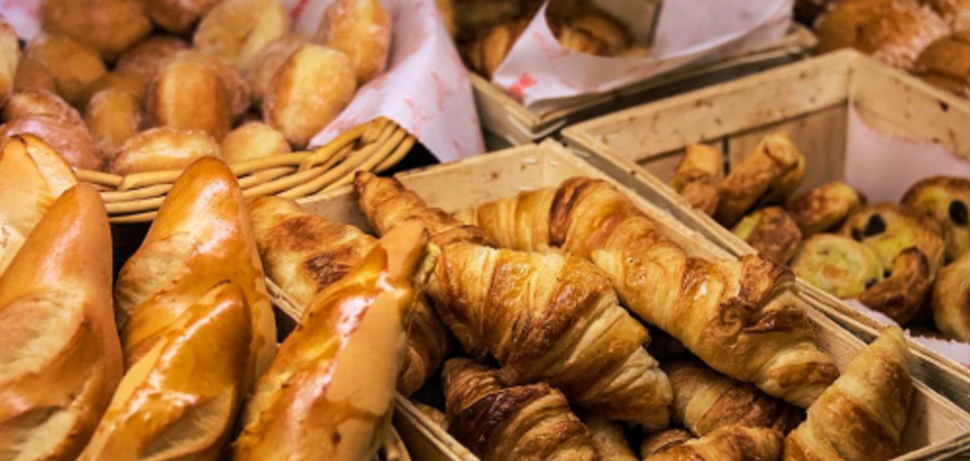 В Хмельницком вспыхнул скандал из-за выпечки с живыми муравьями: шокирующие фото и видео