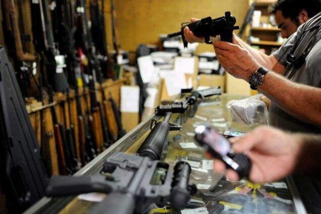 У США вчителям дозволили носити в школах зброю