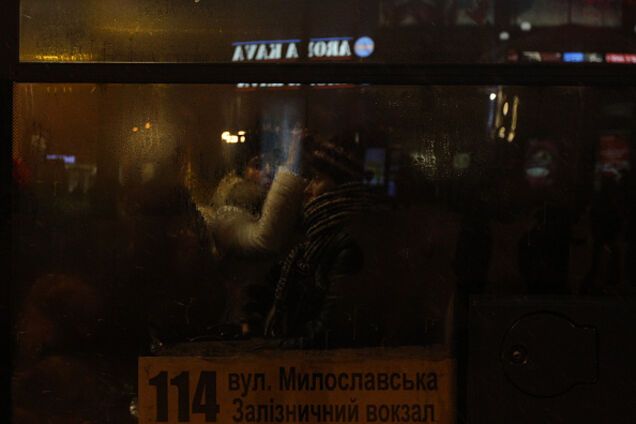 Масштабная пирамида: как перевозчики и власти зарабатывают миллионы на маршрутках