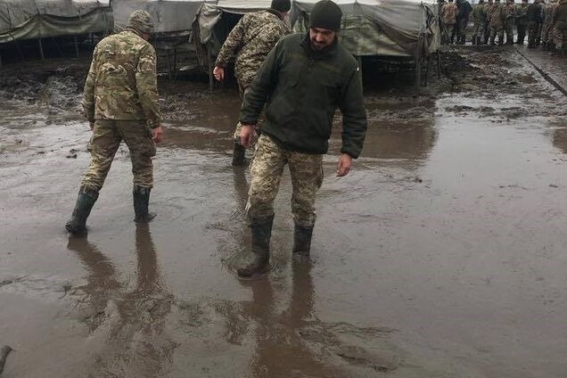 'Обгородили стрічкою': військовий поділився новинами про затоплений табір на Миколаївщині