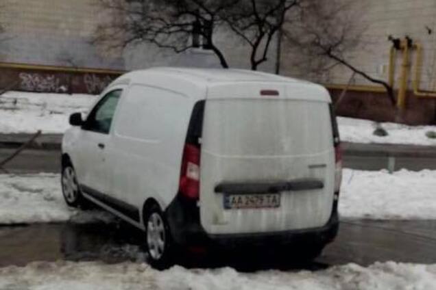 Киевляне спасли школьницу от похитителя: фото и приметы киднепера