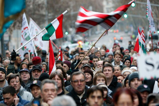 Сценарій Донбасу? Що Угорщина готує для Закарпаття