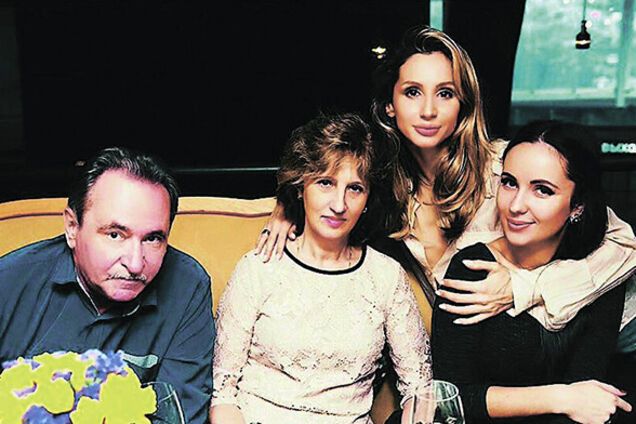 Світлана Лобода з батьками і сестрою