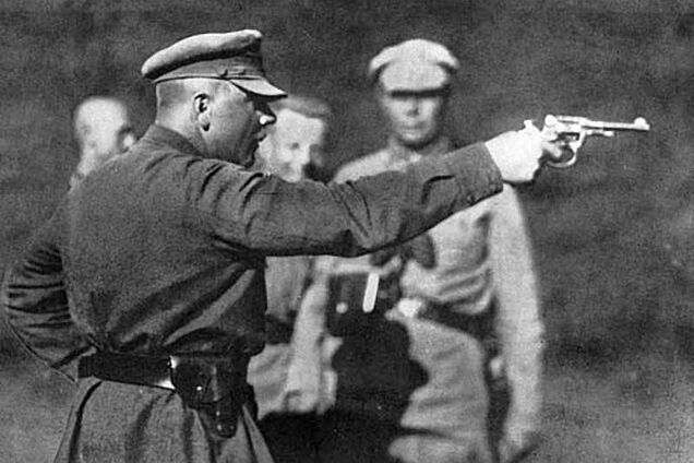 'НКВД расстрелял священника. Бога нет'