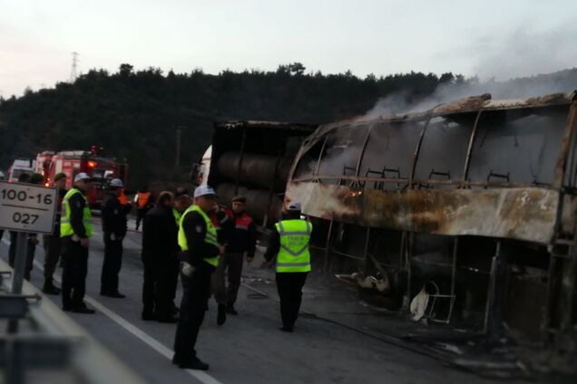 У Туреччині сталася страшна ДТП з автобусом: більше десятка загиблих