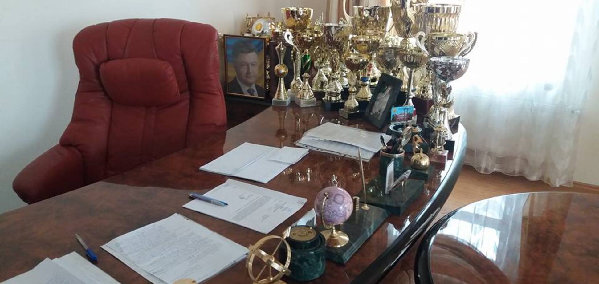 Голова сільради на Волині вразив своїм кабінетом