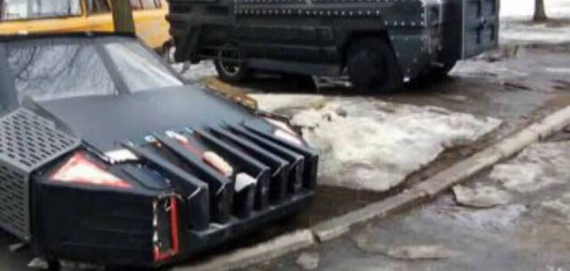 'Готовится к зомби-апокалипсису': в Киеве заметили автомонстра