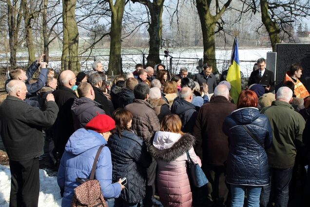 'Антибандеровский' закон в действии: в Польше вызвали полицию из-за 'Слава Украине'