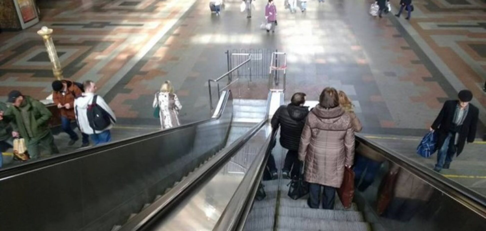 У Києві на вокзалі замінять ескалатори