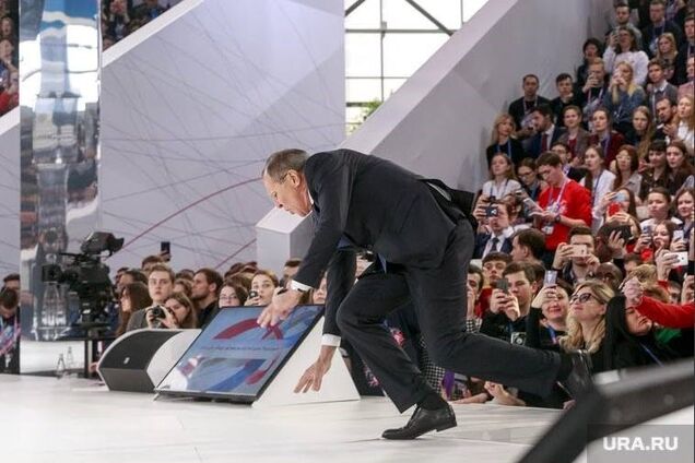 Астролог дал совет упавшему Лаврову