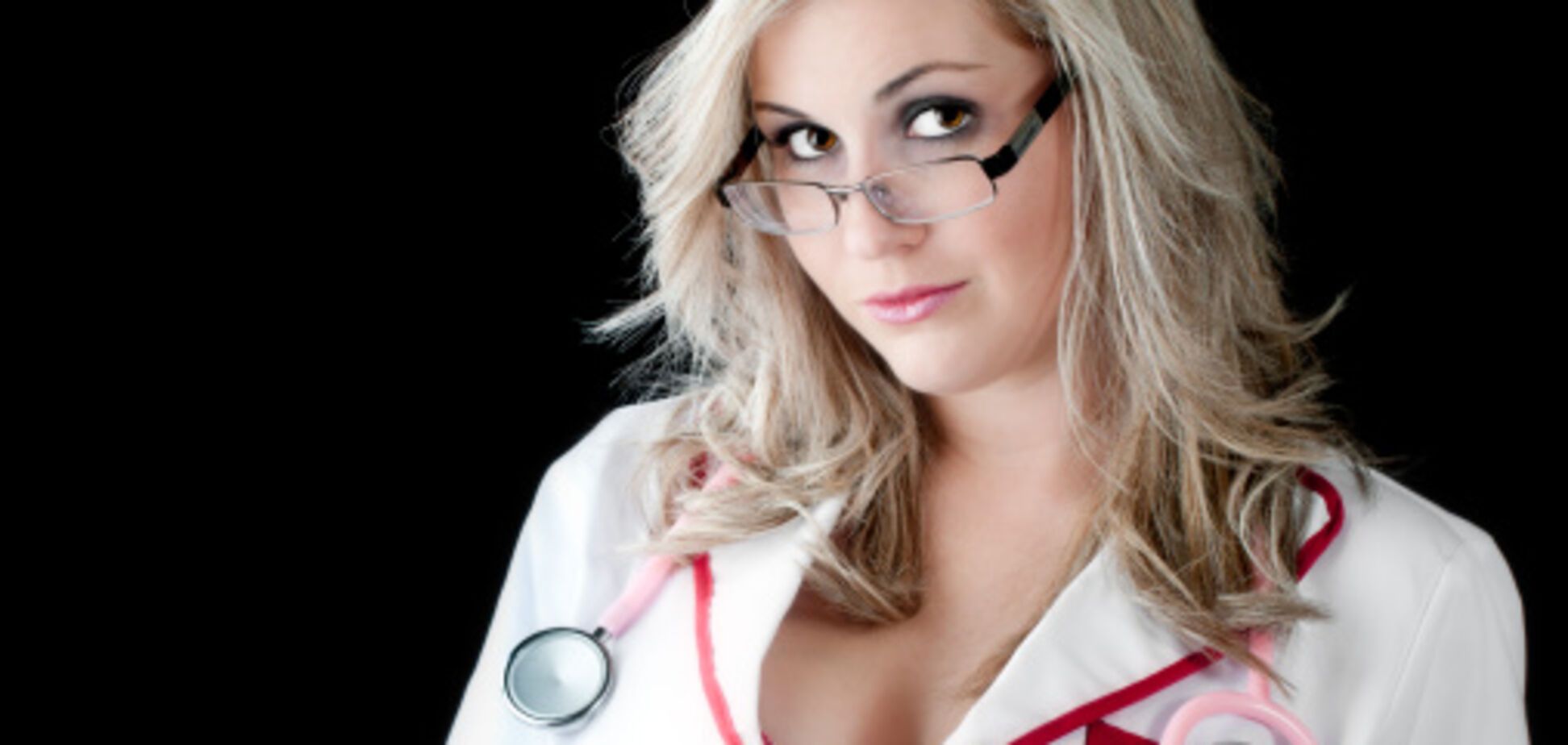 Пока люди ждали в очереди: занятие медиков в онкобольнице возмутило украинцев