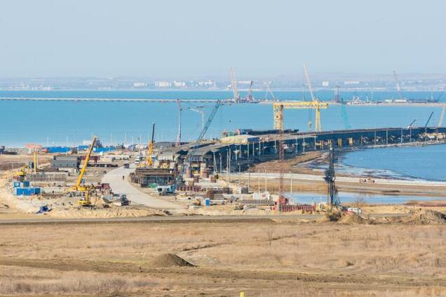 'Бездумные траты': журналист пояснила, как Россия 'пролетит' с мостом в Крым