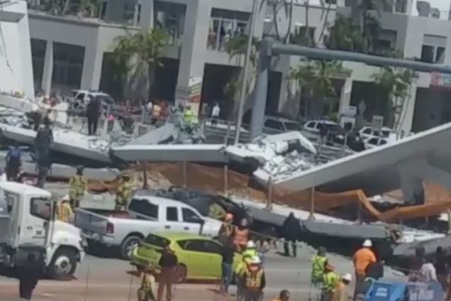 В Майами рухнул пешеходный мост, раздавив людей заживо