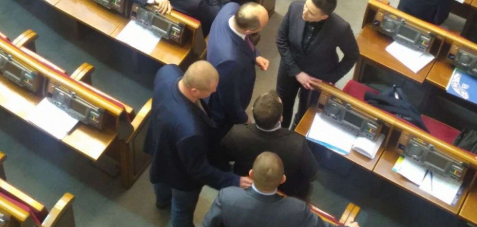 Савченко пронесла в Раду зброю: юрист сказав, що їй загрожує