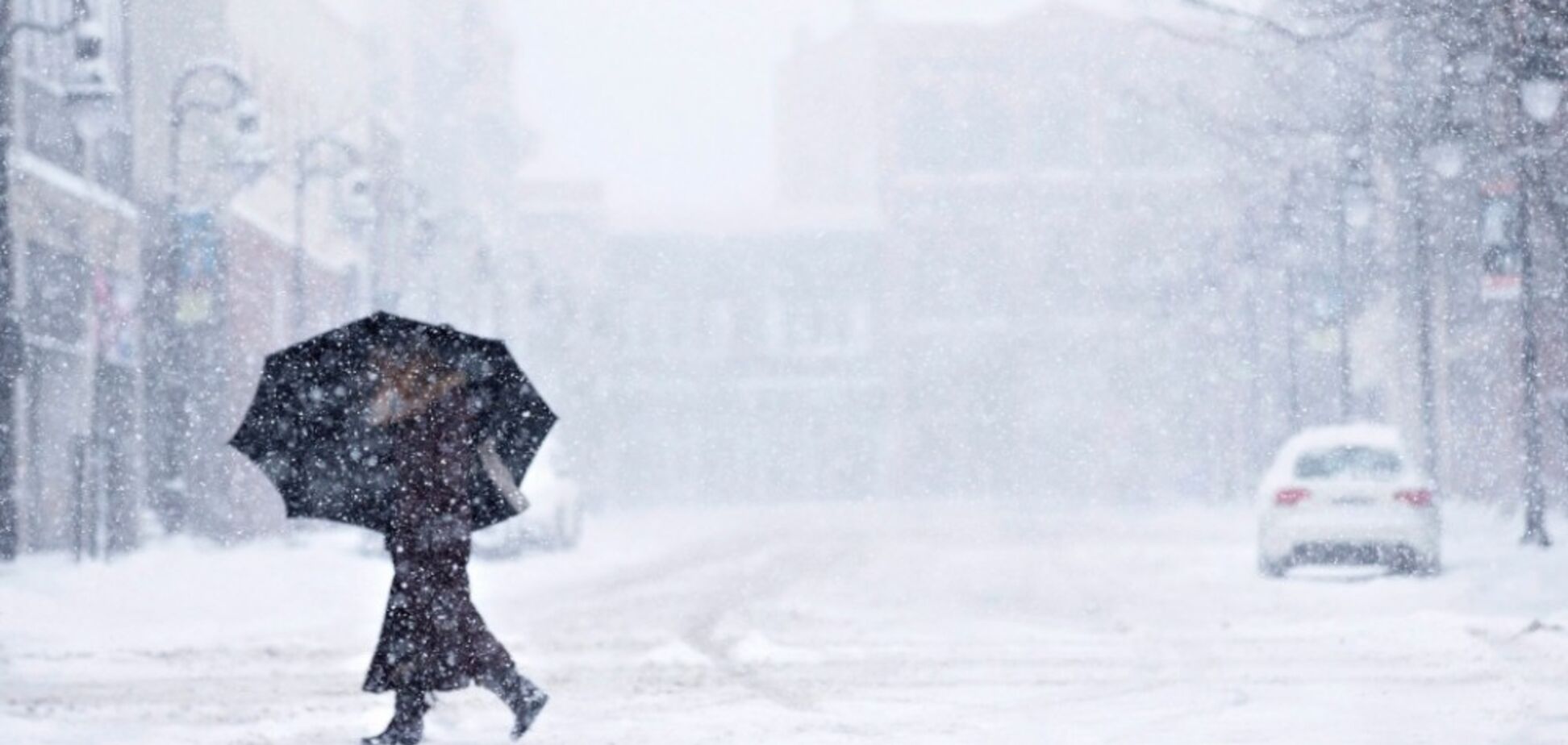 В Украину идет снежный шторм: спасатели предупредили о метелях и заносах