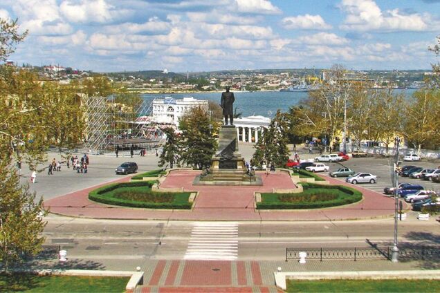 'Больше не наливать': сеть испугал кошмарный памятник в Крыму