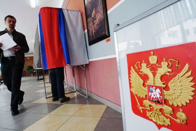 З'їв бюлетень: з'явилося відео незвичайної акції на виборах в Росії