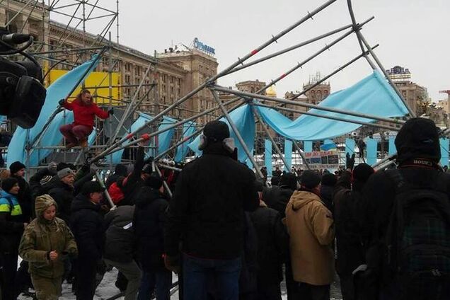 Мітинг прихильників Саакашвілі завершився: конструкції розібрали