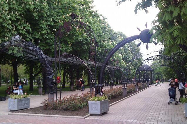 'Ждун у хустці': окупанти Донецька насмішили новим пам'ятником