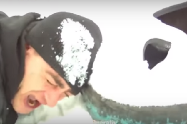 Ударил молотком: в Киеве случилось зверское нападение на женщину. Видео