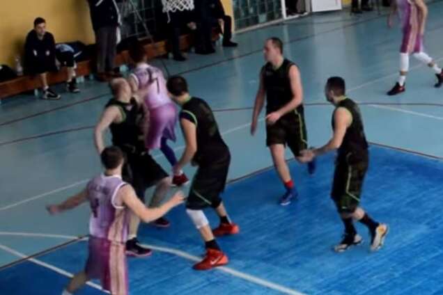 Напали на суддю: в Ужгороді баскетбольний матч завершився скандалом