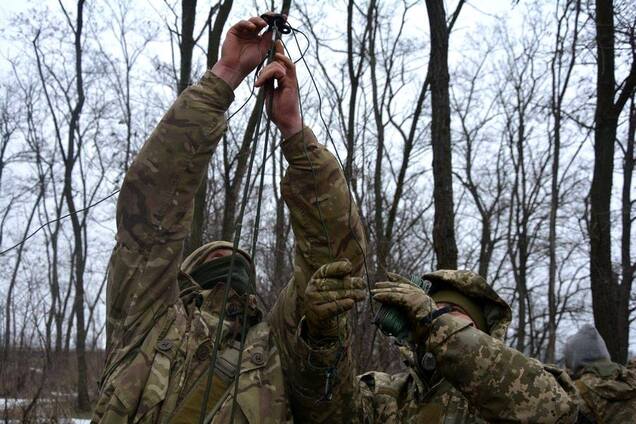 З 'Новоросією' і 'Оплотом': офіцер ЗСУ розповів, які канали дивляться на Донбасі