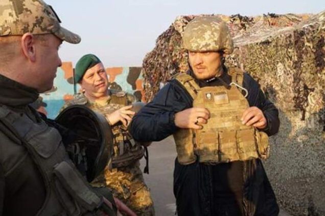 'Брали за голову': Усик рассказал, как попал под обстрел в зоне АТО