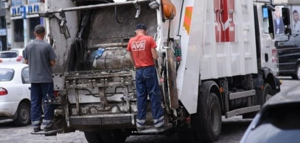 В волгу сливают отходы В волгу сливают отходы