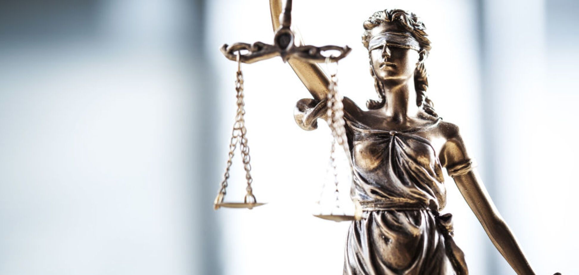 Звернення 'Сили права' до всіх, кому країна довірила вершити правосуддя