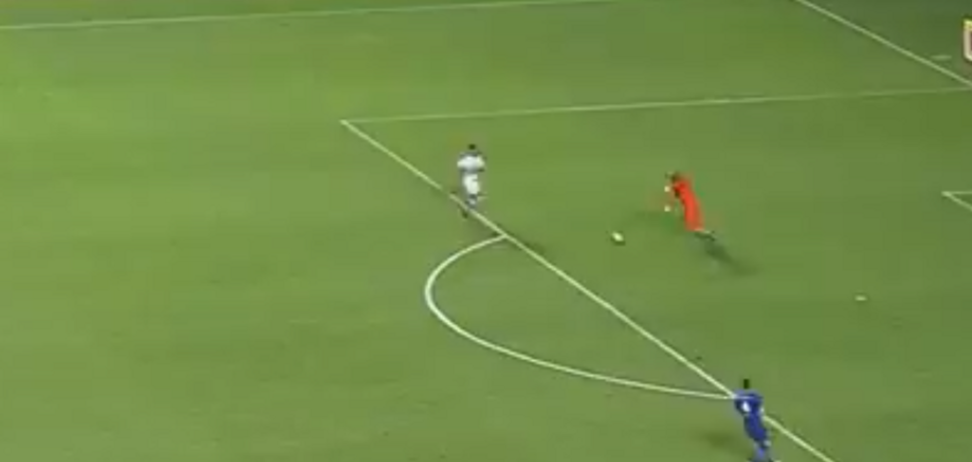 Воротаря 'поставили на паузу' і він пропустив найбільш курйозний гол у кар'єрі