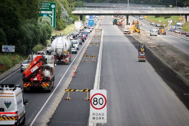 'Зв'язати всі облцентри': Гройсман розповів, що чекає на дороги України
