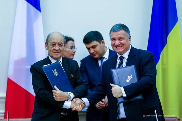 'Крепчаем': Украина получит военную технику из ЕС