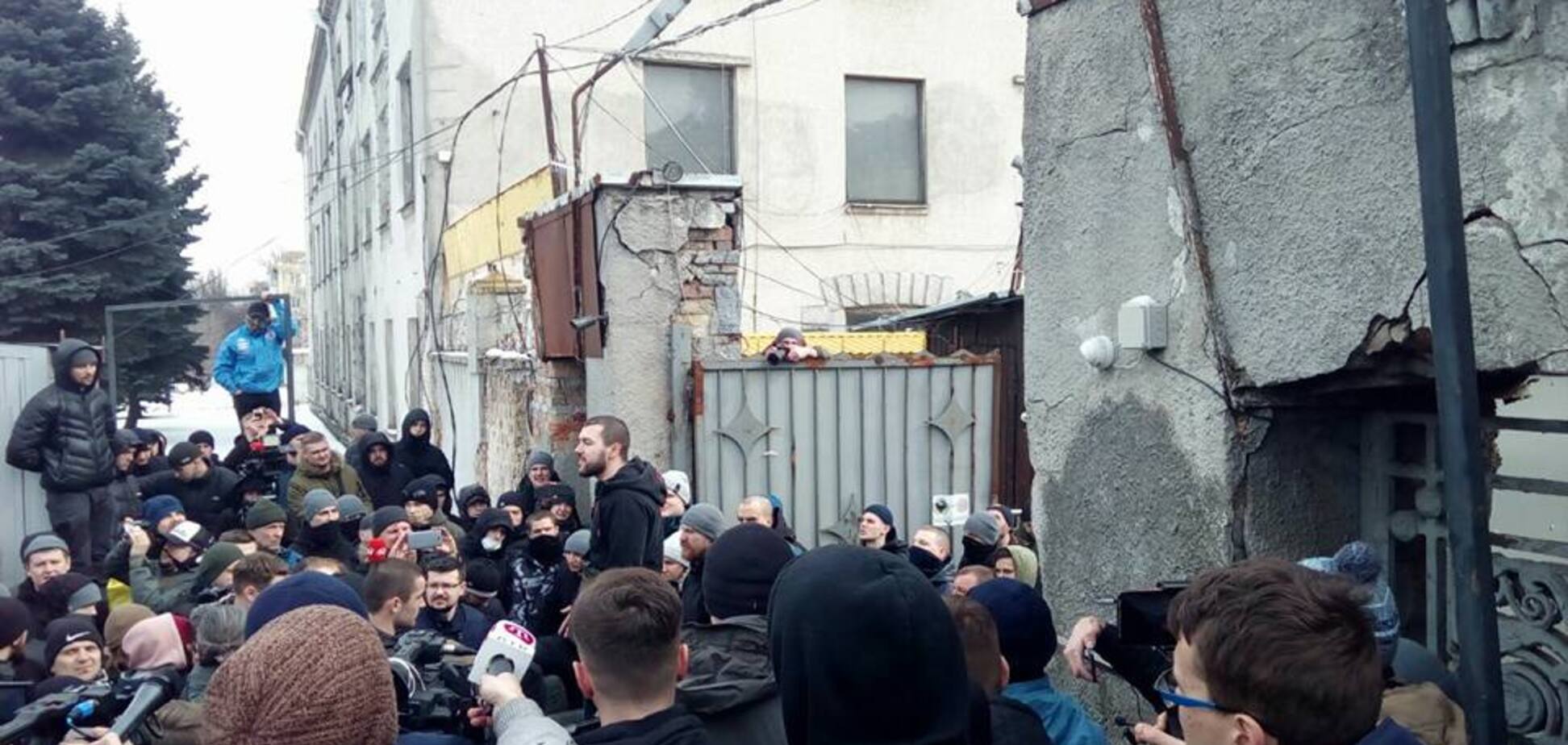 Конфлікт на базі 'Нацкорпуса' в Києві: з'явилися нові подробиці і відео