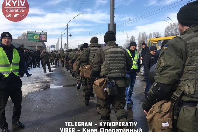 В Киеве силовики заблокировали базу 'Нацкорпуса': все подробности