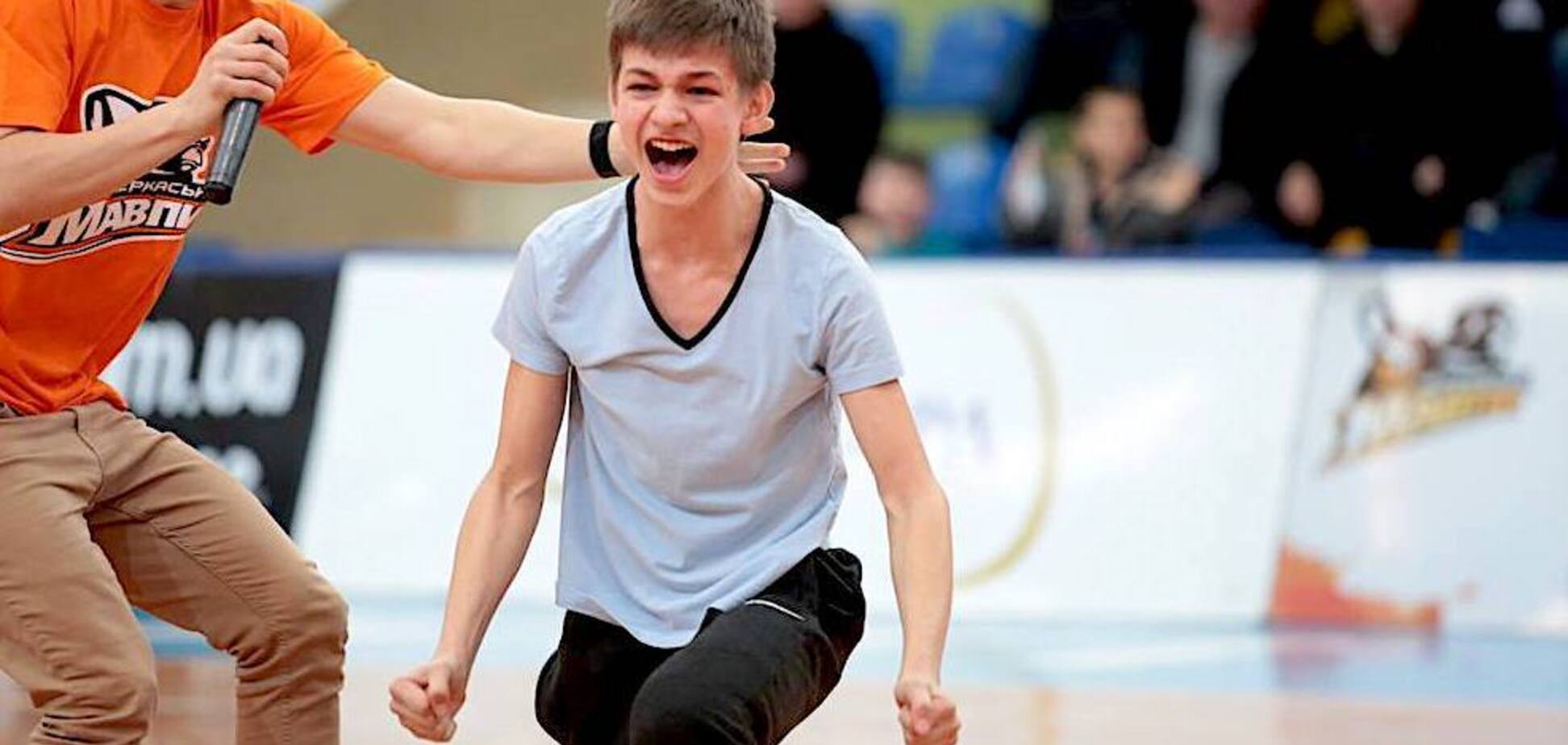 13-летний баскетбольный болельщик из Черкасс выиграл 93000 одним невероятным броском