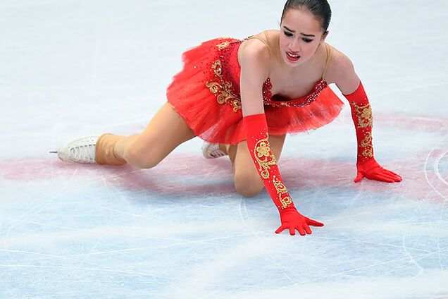 15-летняя олимпийская чемпионка, с которой нарушил закон Путин, опозорилась на ЧМ