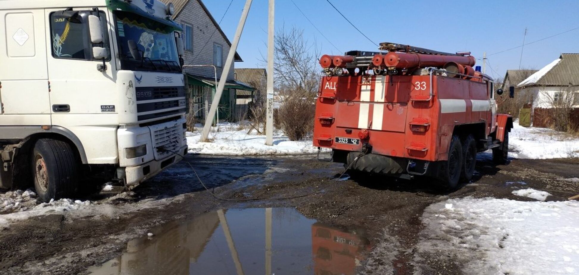 У МВС показали пастки для авто на трасі